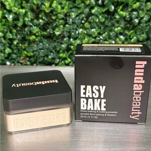 HUDA BEAUTY Easy Bake Loose Setting Powder - Banana Bread